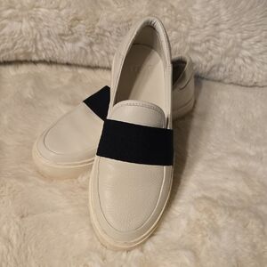 the UGG Chayze women's slip-on sneakers. A hybrid design
